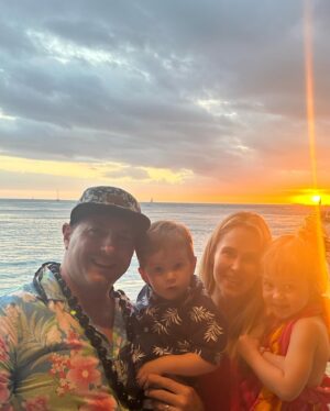 Anna Hutchison Instagram - Incredible start to the new year💫✨
Wishing all of you a beautiful 2024❤️