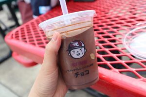 Anna Ishibashi Instagram - いや、チョコでしょ！

3連戦で3回飲みました笑
濃厚で美味しいです
チョコ好きにはたまらん

そしてこちらは2回食べた！笑
田中投手プロデュースの
シーフードパスタ 大好きです

美味しいものがいっぱい

今年もいろいろ食べたいなぁ

家でボールパークガイド読んで
次は何食べるか考え中です笑

#楽天モバイルパーク #チョコシェイク #シーフードパスタ #選手プロデュースメニュー #球場グルメ