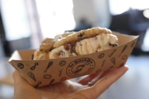 Anna Ishibashi Instagram - The Baked Bear

#Icecream #icecreamsandwich #icecreamlover
#thebakedbear #cookies #dessert #sandiego
