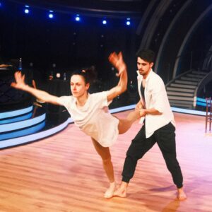 Anna Jakab Rakovská Instagram - Contemporary kolo je TU 🔥 Anička & Jaro 👊 Live 8 🎬 Choreografia @miromartinovic 

#letsdancemarkiza #tvmarkiza #zozakulisia #pepehopohlad