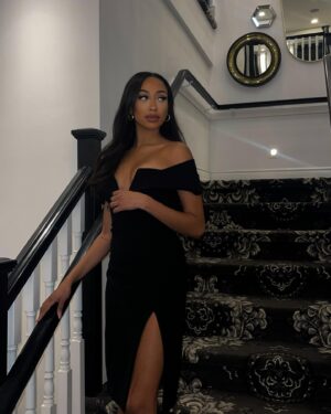 Anna-Maëlle Laprise Instagram - bury me in this dress
