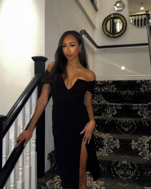 Anna-Maëlle Laprise Instagram - bury me in this dress