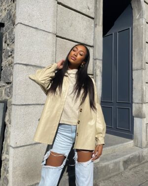 Anna-Maëlle Laprise Instagram - golden giiiirl ✨