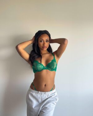 Anna-Maëlle Laprise Instagram - try me