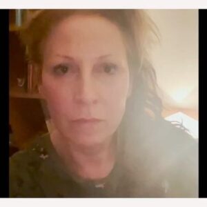 Anna Mannheimer Instagram - Fejden i P4. Straffet -Att dygna 
Okey, jag förlorade.
Ja, @hectorapa vann 
Men jag håller svansen högt och tar mitt straff som en riktig Dygna-Queen. 
Och i morgon är det match igen
@fejdenip4 @srplay @annaspolander @karin_janson