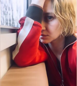 Anna Maria Mühe Instagram - Erste Woche fast geschafft..eine intensive Herausforderung.. aber schön!
#cominghome #viafilm #karstendahlem Kamera @martinfarkasoriginal