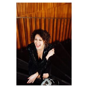 Anna Melikyan Instagram - Последние дни лета и зашкаливающая концентрация красоты и таланта в кадре! #сьемка #реклама @mercuryjewellery @hype.film

@v_isakova ❤️
@anikiti4na ❤️
@kseniarappoport ❤️
 
📷 by @temerina