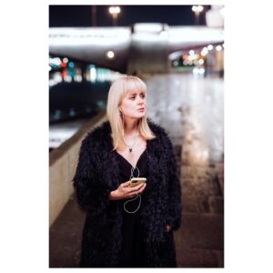 Anna Melikyan Instagram - Последние дни лета и зашкаливающая концентрация красоты и таланта в кадре! #сьемка #реклама @mercuryjewellery @hype.film

@v_isakova ❤️
@anikiti4na ❤️
@kseniarappoport ❤️
 
📷 by @temerina