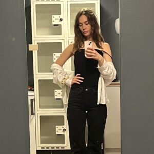 Anna of the North Instagram - Your local dream girl is traveling further then ever before and she wants to explore. :):) Let me know the best tips and tricks in your city - and obviously also get your tickets now. - (Ticket sale for Manila 3rd of August, ticket sale for Seoul and Hong Kong 8th of August) annaofthenorth.com 

( Also we’re doing an exhibition at kunstforeningen verdens ende the 11th-13th of August in Tjøme ☀️)