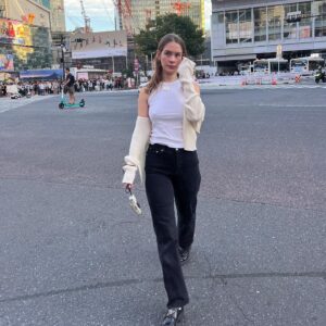 Anna of the North Instagram - Tokyo I love everything about you!! Thanks to everyone who came out and made this so so so special. 愛してる <3