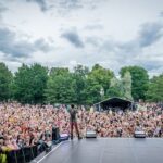 Anna Abreu Instagram - RUISROCK 22 -keikka kuvina.❤️ Kiitos jokaiselle, mä nautin joka sekunnista. Kiitos uskomaton yleisö ja mun koko loistava crew. Näist keikoista ei tulis mitään ilman mun tiimii. Vähän videomatskuu tulossa myöhemmin. 📸 @t.salmine