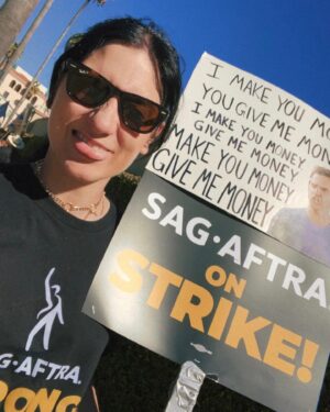 Anna Brisbin Instagram - STRIKE IS OVER! At least, suspended! These past 118 days have been ROUGH but it’s been so inspiring to join forces with my fellow actors for the future of ALL actors. 🥹 Crossing my fingers that the deal our negotiators agreed to is what we needed and that we won’t have to do this again for a longgg longgg time. (Though we’ll see when it comes to videogames shortly… lol) I can finally speak freely about the media I love without worrying about accidentally promoting a struck project and that is SO LIBERATING LMAO so I’m just gonna take this opportunity to tell everyone who loves horror or Edgar Allen Poe to watch Fall of the House of Usher. 

And I want to give a special shout-out to any non-union influencers who voluntarily chose to stop talking about struck projects in solidarity, often at the cost of your income. 🥹 You didn’t have to do that but it meant so much.

It was an honor to picket with you, my union friends. 🤍 #SAGAFTRAstrong #strikeisover 

and also yes i obviously dressed up for the Barbie Movie. 💖