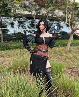Anna Brisbin Instagram - Gave my Yennefer cosplay from The Witcher 3 some serious upgrades and put it all together for Comic Con. And she just might be one of my fav cosplays so far? Idk but I’m def not done with her. Gotta bring her to ren faire or something…. 

Photo: @tessanetting 
Top and Skirt: ShopCosplayCostume on etsy 
Corset and waist belt: CraftShopMorgana on etsy 
Knee Armor: file by @victoriahofferson, printed by @jameschatstv 
Purple contacts: @pinkyparadisedotcom 

#yennefer #sdcc #comiccon #witcher #witcher3 #cosplay