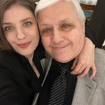 Anna Chipovskaya Instagram – Боже, папа, ты родился, когда по Старому Арбату ходили трамваи. А это было ещё до Куликовской битвы. С днём рождения, мой любимый и самый юный человек, которого я знаю.

#80 ❤️‍🔥