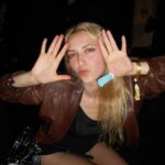 Anna Collins Instagram - Sliced my thumb and made it my personality for a week