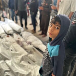 Anna Foglietta Instagram - Forse non ci stiamo rendendo conto.. conviene pensare che si tratti di un incubo.I bambini palestinesi hanno diritto di essere difesi. Non è possibile possibile accettare che si stia compiendo nel silenzio più assordante questo genocidio. I bambini devono essere difesi. 
.
.
.
@everychildismychildets #ceasefirenow🇵🇸
