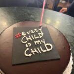 Anna Foglietta Instagram - Every Child is My Child oggi festeggia 7 anni. Desidero ringraziare con tutto il mio cuore chi ci sostiene, chi crede come noi che ogni bambino vada protetto come se fosse il “suo”, chi ha speso il proprio tempo e le proprie competenze per trovare fondi a sostegno dei nostri progetti. Desidero ringraziare tutti gli amici e le amiche che hanno messo la loro notorietà a disposizione della causa per diffonderne il pensiero. I donatori saltuari e quelli ormai consolidati. Ringrazio tutti i miei followers che non smettono mai di sostenermi e di essere accanto a Every Child. Ringrazio la mia famiglia per credere con amore che aiutare i bambini sia la salvezza dell’umanità. Ringrazio dal profondo del mio cuore tutte le operatrici e gli operatori che lavorano ogni giorno per portare a termine i progetti sul campo. Ringrazio @insiemesipuofareonlus e @fairplay.school per la dedizione e la passione quotidiana con cui aiutano i “nostri” bambini. Ringrazio il Direttivo di @everychildismychildets perché senza il lavoro costante e tenace non saremmo mai riusciti a compiere questo piccolo grande miracolo. Ringrazio chi lavora con noi e per noi con amore e credendoci tanto quanto noi. Every Child is My Child Onlus è un sogno concreto che fonda le sue basi su un pensiero semplice ma potente: se desideri cambiare il mondo devi partire da te. Partendo da noi siamo riusciti a salvare tante piccole vite ed è ciò che gli adulti dovrebbero fare, occuparsi del bene e della saluta e dell’equilibrio e della formazione dell’infanzia. Oggi abbiamo spento la nostra candelina ed è facile immaginare quale desiderio abbiamo espresso..in questo tempo di guerra, dove le vittime principali sono sempre i bambini, ogni nostro pensiero è rivolto a loro, a tutte quelle anime ancora da salvare e a quelle ormai perdute. Lotteremo e lotteremo per aiutare sempre chi ne ha più bisogno. EVERY CHILD IS MY CHILD… OGNI BAMBINO È IL NOSTRO @andreabosca @fabiabettini21 @andreabosca @fabrizio_cannizzaro @mariafrancescaq @enry_pro @marialuisafravili @sopranzetti_paolo @danielesilvestri.official @massimilianobruno2020