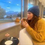 Anna Friel Instagram - A few weeks ago I was lucky enough to be invited to the @cliniquelaprairie longevity clinic in Switzerland. I did a 5 day detox reset. It has changed my daily routine. I will be forever grateful . I tried Cryo and breath work , I met with a wonderful dietitian who personalized my diet. I walked in the alps had a wonderful fitness instructor, I had incredible visits to the spa, the best Thai massage I have ever had , a buccal face massage that hurts but gives the most incredible results and totally natural and I fell in love, with Switzerland. The most beautiful place with the most attentive staff I am still drinking the special herbal teas daily instead of caffeine and exercising daily. Thank you for having me I know I am very very lucky. @cliniquelaprairie @holisticheaoth_clp @beyondtalentglobal #gifted #cliniquelaprairie