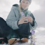 Anna Gasser Instagram - Freie Piste, gute Freunde und meine Schmunzelhasen. Besser kann eine Snowboard-Session nicht sein. Habt ihr auch eine Osterüberraschung vorbereitet?​ #Milka #MilkaOstern #zarteOstern #Osternzartermachen