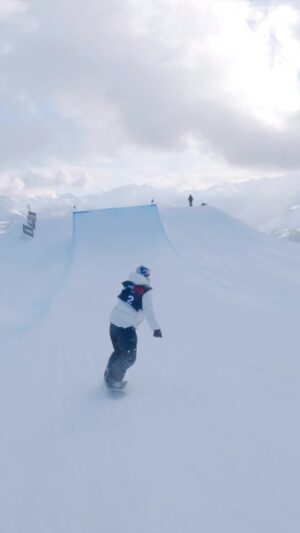 Anna Gasser Instagram - Top to Bottom from the @laax Open course 🫠  so fun figuring out a slope run again  #laaxopen 
Thanks for the follow @marinho_ramon_meyer 🙏