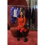 Anna Ishii Instagram - 本日10/4より阪急うめだ本店にて バーバリー2023年秋冬コレクションのポップアップストアがスタート。 ダニエル・リーのファーストコレクション とても可愛かったです🫧 お店も阪急うめだ本店限定レイアウトで色味も形もお洒落な空間でした☺︎ BURBERRY Winter 2023 Runway Collection POP-UP 場所：阪急うめだ本店 1階 コトコトステージ11 期間：2023年10月17日(火)まで #Burberry #PR @burberry