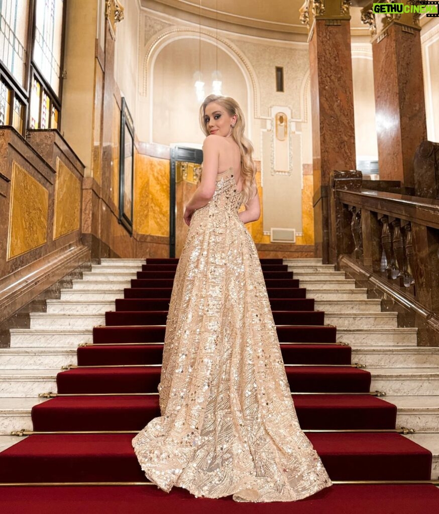 Anna Kadeřávková Instagram - Feelin like a princess 🎀👸🏼 Thank you for having me @ceskyples 💖 dress: @sandramark_fashion_designer 💎💍: @korbicka_sperky muah: @misa.pohadka