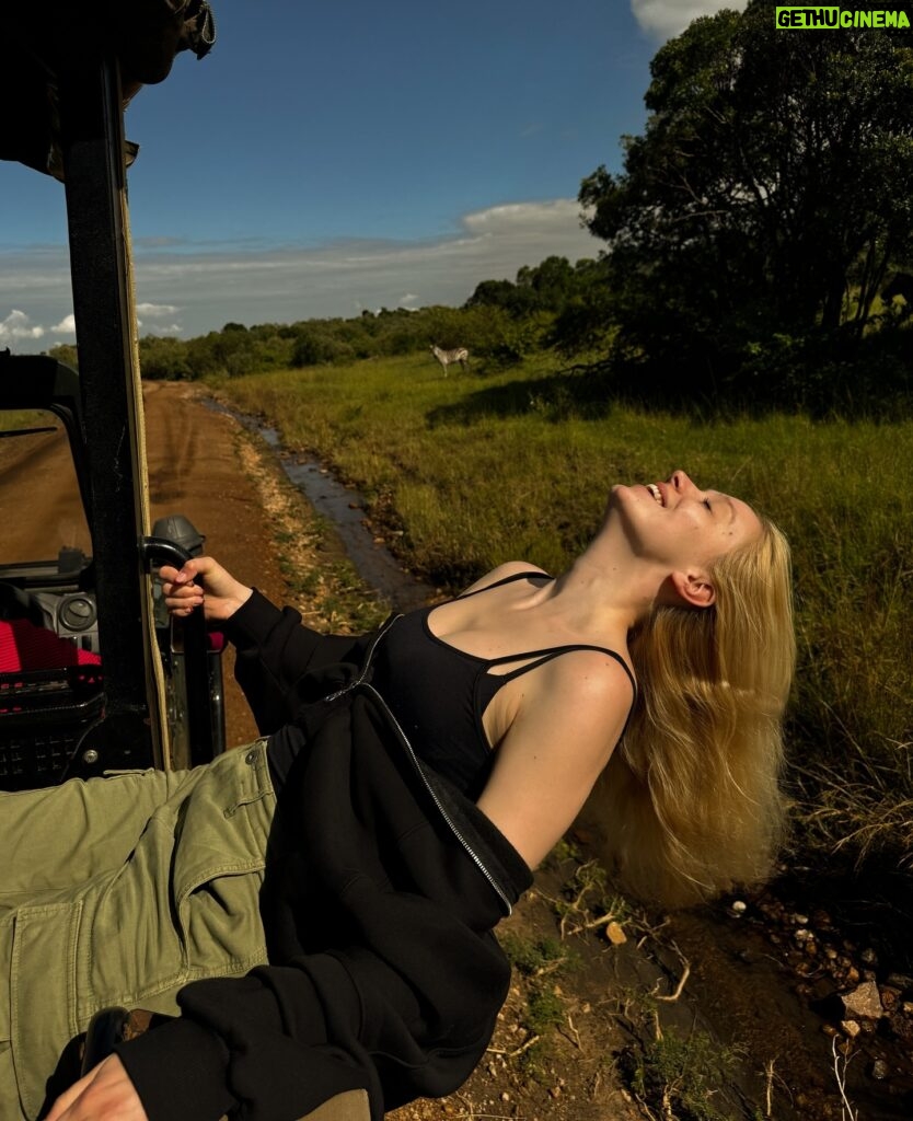 Anna Kadeřávková Instagram - POV: you take me on a safari date part 2 🤠🦓