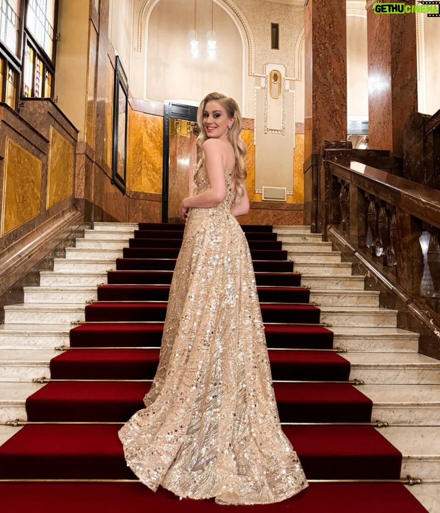 Anna Kadeřávková Instagram - Feelin like a princess 🎀👸🏼 Thank you for having me @ceskyples 💖 dress: @sandramark_fashion_designer 💎💍: @korbicka_sperky muah: @misa.pohadka