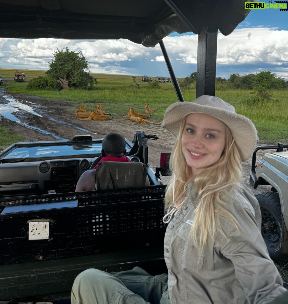 Anna Kadeřávková Instagram - POV: you take me on a safari date 🦁🤠