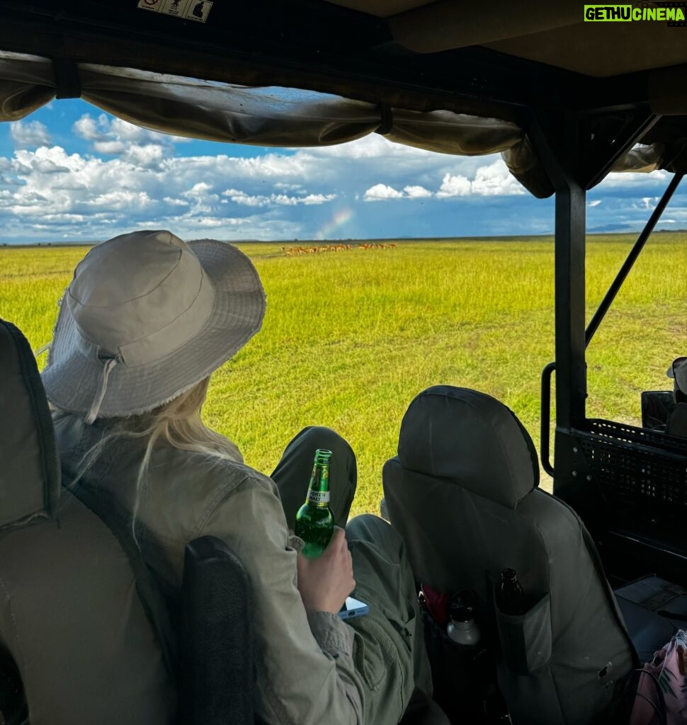 Anna Kadeřávková Instagram - POV: you take me on a safari date 🦁🤠