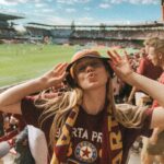 Anna Kadeřávková Instagram – Spartička 💙💛❤️

Vyhrajeme letos zase titul?! 🤩⚽️ #spartapraha #slaviapraha #fotbal #derby
