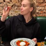 Anna Kadeřávková Instagram – Top #2 pizza&pasta v Miláně dle TripAdvisoru a za mě fakt super! 🍝😍 Jestli budete mít cestu, moje doporučení: dejte si jako předkrm focacciu a poproste si extra o olivový olej a jako hlavní jídlo těstovinky s omáčkou pomodoro a mozzarelou buffala (na fotce). 😋🍅👌🏻

📍Pasta d’Autore, Milano 🇮🇹