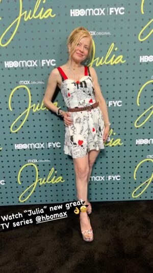 Anna Kulinova Instagram - Check out the new TV series biography-drama “Julia” @hbomax - the Chef who becomes an Icon ⭐️ Great to meet the Incredible Talented @fran_kranz 🌟#hbomax #frankranz #juliatvseries #greatshow #redcarpet #fame #truestory #talentedactors #drama #hudsonyards #actorslife #amazing #fabolous