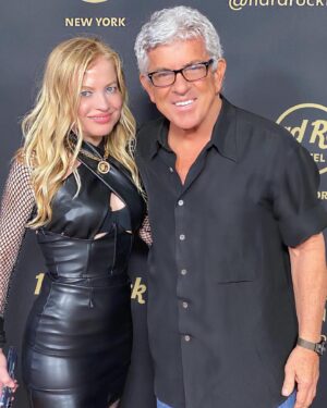 Anna Kulinova Instagram - Tbt last Thursday - Epic rock star night 
Grand opening of the @hardrockhotelnyc 🌟it was AMAZING catching up w my show biz friends @greggpsullivan 🤩
What a Fun night! 🎉🍾✨
Wearing @versace 👗#hardrockhotelnyc #grandopening #epicnight #redcarpet #rockstars #moviestars #greathotel #actorslife #showbiz #fabolous #amazing #versace #rocking #hardrockcasino