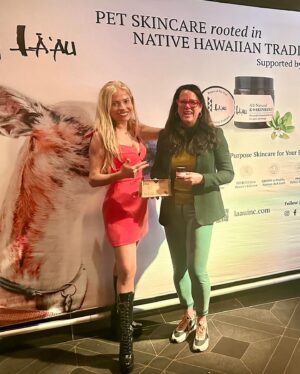 Anna Kulinova Instagram - TBT 10 days ago: GREAT TIME @ Pre~Oscars Luxury Gifting Lounge ECO LUXE 💥 produced by @producerdeb ⭐️ THANK YOU 🙏 for inviting me to be part of this Fabulous event! 💖🤗
I had the chance to collaborate with some Amazing brands as: SOULTECH BOOK by Michelle Barr✨
@producerdeb ✨ @fayahstreetwear ✨ @grzeniaguitars ✨ @revealu_us ✨ @spleash_your_leash 
Stay tuned for more! 💥 #ecoluxelounge #oscars #giftinglounge #collaboration #amazingbrands #fabolous #beauty #smile #happy #redcarpet #fame #glamour #oscars2024 #actinglifestyle #instagood
