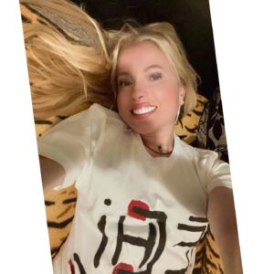 Anna Kulinova Instagram - SPIRIT OF BEATY BY @guchisachi 💖💋 #spirtual #spiritofbeauty #guchisachi #annakulinova #modeling #beauty #fashion #happy #smile #love #healthylifestyle #healthymind #spirtual #positivevibes #amazing #instagood #miracles #magical