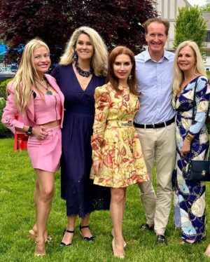 Anna Kulinova Instagram - TBT last weekend Memorial Day fun in the Hamptons!!! 
GREAT time collaborating and socializing with Amazing people @danspapers ✨ @vickischneps ✨ @donjuliotequila and the great team of @hamptonsstoryboard 💫 @dawnemarienyc1 
it was lovely meeting the Mayer of Southampton William Manger Jr. & and The First Lady of Philanthropy of NY Beautiful @jeanshafiroff ⭐️💖 
Check out her book: "SUCCESSFUL Philanthropy How To Make a Life By What You Give BY JEAN SHAFIROFF available on AMAZON & At "Barnes and Noble" 💥
#hamptonsstoryboard #hamptonsfun #memorialday #jeanshafiroff #jeanshafiroffsuccessfulphilanthropy #danspapers #philanthropy #socialteesnyc #fabolous #prettyinpink #rose #donjuliotequila #amazing #actorslife #instagood #annakulinova
