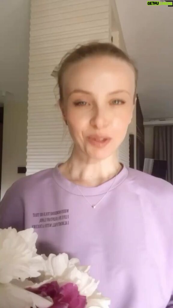 Anna Kuzina Instagram - Hello! We are Ukrainian actors! And we have come together to help our armed forces and all Ukrainians who need it now! To make it more effective, we are holding an actor's charity auction! We have created a page act_lots, where we will exhibit our lots, it will be costumes of your favorite characters from famous series, master classes, personal meetings and many cool gifts from us personally. Under each lot, the starting price and the amount of the minimum bid will be indicated. The lot is won by the one who offers the largest amount in the comments. Many interesting lots are already waiting for you on the act_lots page! All funds are transferred to our friends - the public organization "Initiative Generation", which during the full-scale invasion was able to save tens of thousands of people! Now, with the help of our auction, we aim to raise funds for 5 ambulances! The price of one is € 10,000. We believe that with your help we will succeed! For each lot won, we will report on our page. Together to victory! Glory to Ukraine! #actlots #initiativegeneration #ukrainianactors #annakuzina