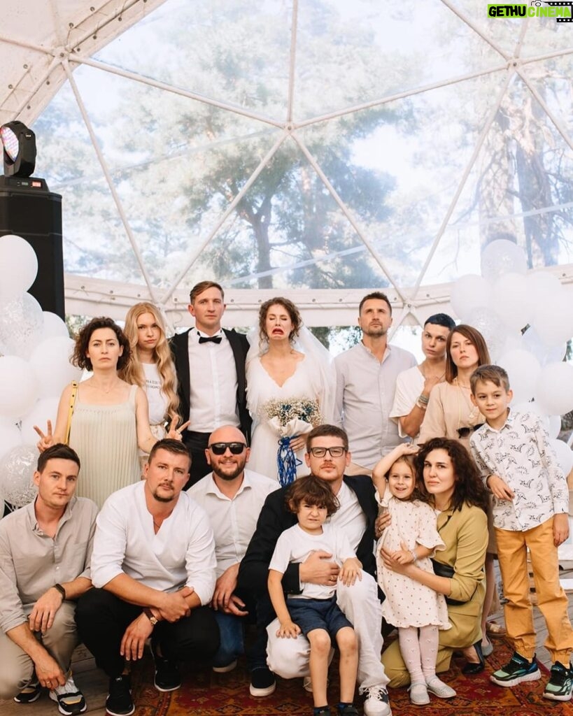 Anna Kuzina Instagram - Это была сумасшедшая, весёлая, трогательная, разрывная свадьба ✨🥰 @dimasovajr @d_legeida спасибо вам за этот незабываемый день! Будьте счастливы всегда ❤️