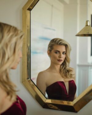 AnnaLynne McCord Instagram - Feminine Hearts, Rise Divine… distortion see your end. With our nurturing soothing souls, the Masculine, we shall mend. #WhoeverHathEarsToHearLetThemHear [ 📸 by @baldwinner ]
