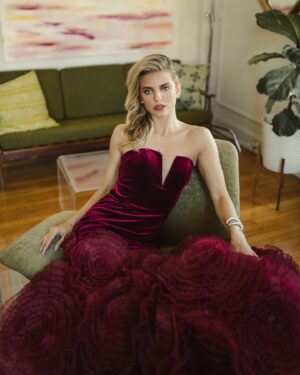 AnnaLynne McCord Instagram - Feminine Hearts, Rise Divine… distortion see your end. With our nurturing soothing souls, the Masculine, we shall mend. #WhoeverHathEarsToHearLetThemHear [ 📸 by @baldwinner ]