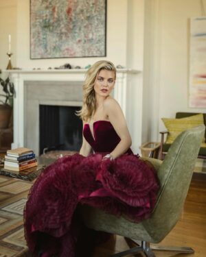 AnnaLynne McCord Instagram - Feminine Hearts, Rise Divine… distortion see your end. With our nurturing soothing souls, the Masculine, we shall mend. #WhoeverHathEarsToHearLetThemHear [ 📸 by @baldwinner ]