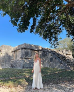 AnnaLynne McCord Instagram - Used to believe this Earth was a prison, healing is teaching me that it’s a playground… come play! ✨