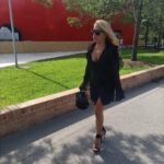 Anna Pettinelli Instagram - Tutto in un’ora. Venezia è un meraviglioso tritacarne e il meglio deve ancora arrivare. Sempre #mostradelcinemadivenezia #venezia #film #fashion #passione #newlife