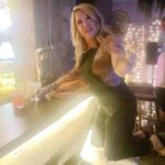 Anna Pettinelli Instagram - Non andavo in un posto dove si può ballare da 2 anni. Feeling good Grazie @graziano_scarabicchi #dance #party #music #madeinitaly
