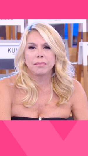 Anna Pettinelli Instagram - @anna_pettinelli e il forte legame con la figlia Carolina: “Siamo state per 30 anni io e lei da sole” 🩷
#Verissimo