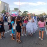 Anna Pettinelli Instagram - Eccolo qui il vestito da principessa che ho indossato a Venezia. In molti avete visto un significato recondito che assolutamente non ha. Tutte vorremmo un principe ma, ragazze mie, non possiamo continuare a baciare rospi sperando che si trasformino in uomini veri. Venezia è meravigliosa e meravigliosa la vostra accoglienza. Tornerò. Sempre. #venezia #veneziafilmfestival #love #fashion #madeinitaly #picoftheday #inclusion