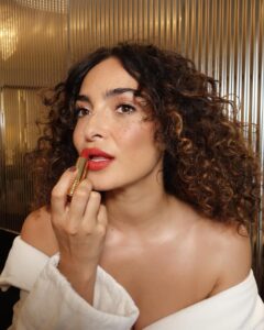 Anna Shaffer Instagram - getting ready at @bulgarihotels using #makeup and #skincare by @lancomeofficial thank you @francescabrazzo @marthanellmackintosh @georgmedley ♥️