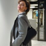 Anna Shulgina Instagram - У меня большие новости! Новогодний альбом «VK под шубой» - уникальный проект, над которым я и мои коллеги из VK Records работали с осени, выйдет совсем скоро. 24 больших артиста = 12 неожиданных дуэтов! Альбом будет доступен к прослушиванию 28ого декабря эксклюзивно в VK музыке! 💙 Включаем режим ждуна…😏