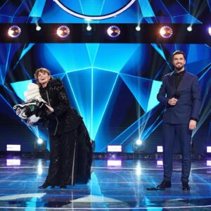 Anna Shulgina Instagram - 2 месяца, 8 выпусков… Незабываемое путешествие, которое подарило мне знакомство с талантливыми людьми, возможность дотронуться до любимых песен и открытие новых граней самой себя. Благодарю всех и за всё. С любовью, Ваша Скунцесса 🦨🖤 P.S. Обязательно в скором времени более подробно расскажу о пережитых эмоциях и поделюсь всеми бэкстейджами.